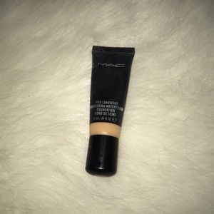 Mac prolong wear foundation